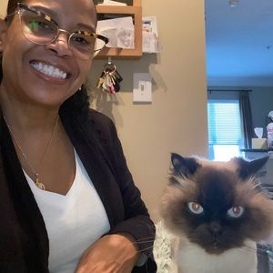 Meet your Posher, Simone